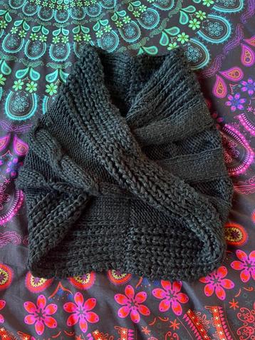 Mooie nieuwe gebreide kol/sjaal nu voor 10€ beschikbaar voor biedingen