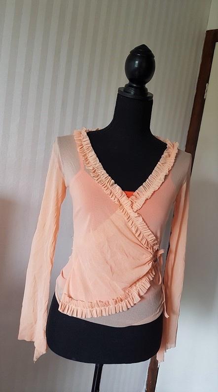 Prachtige abrikoos perzik overslag blouse met ruches 36 S, Kleding | Dames, Blouses en Tunieken, Gedragen, Maat 36 (S), Oranje