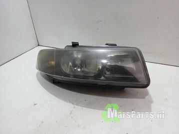 Koplamp rechts van een Seat Leon beschikbaar voor biedingen