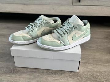 Nike Air Jordan 1 Low SE Sail/Metallic Silver/ Seafoam 44,5 beschikbaar voor biedingen