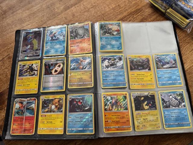 Ongeveer 250 Pokemon + verzamelmap, Verzenden, Gebruikt, Meerdere kaarten