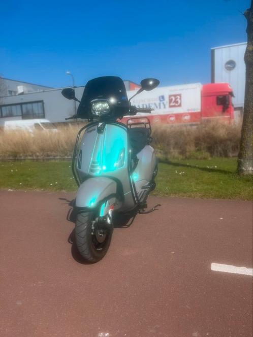 Vespa Sprint Custom E5 25km IGET lage KM 500, Fietsen en Brommers, Scooters | Vespa, Nieuw, Overige modellen, Maximaal 25 km/u