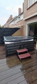 Mooie Jacuzzi te koop!, Tuin en Terras, Bubbelbaden en Hottubs, Ophalen, Gebruikt, Afdekzeil, Vast