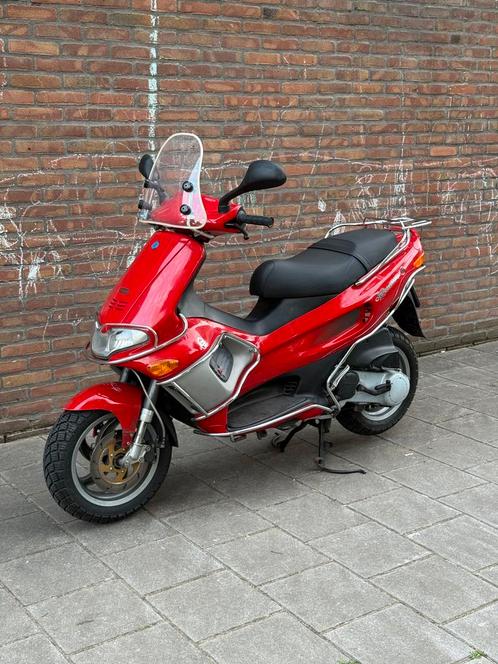 Gilera runner darkdream 50cc beugels uniek, Fietsen en Brommers, Scooters | Piaggio, Zo goed als nieuw, Zip, Ophalen