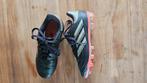 Voetbalschoenen maat 33 en scheenbeschermers, Maat XS of kleiner, Ophalen of Verzenden, Zo goed als nieuw, Schoenen