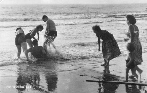 (380-265-045) Het jaarlijkse Bad, Verzamelen, Ansichtkaarten | Nederland, Zeeland, Verzenden