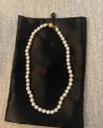 Parels ketting met 750 slot, Ophalen of Verzenden, Zo goed als nieuw, Goud