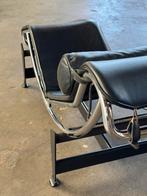 Cassina Le Corbusier LC4 | Leer (NIEUWSTAAT), Eenpersoons, Minder dan 75 cm, Ophalen of Verzenden, Zo goed als nieuw