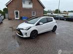 Toyota Yaris 1.5 hybrid navi pano (bj 2015, automaat), Auto diversen, Automaat, Overige carrosserieën, Hybride Elektrisch/Benzine
