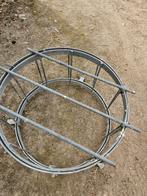 ronde hooi ruif voor schapen, Weidegang