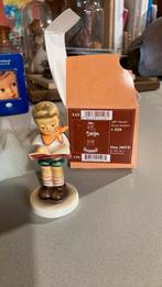 Hummel nr 1528 honor student, Verzamelen, Ophalen, Zo goed als nieuw, Hummel