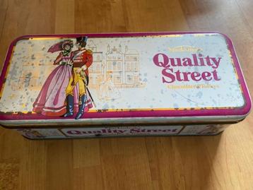langwerpig blik Mackintosh's quality street chocolates & tof beschikbaar voor biedingen