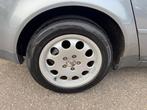 Audi A6 Limousine 2.4 5V Advance, '01 aut., 131000 km, nieuw, Auto's, Audi, Stof, Gebruikt, Origineel Nederlands, Bedrijf