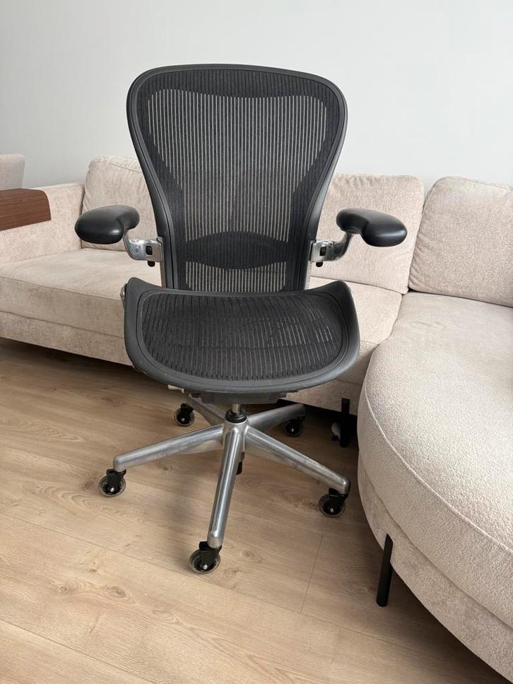 Herman Miller Aeron bureaustoel C Chrome uitvoering, Huis en Inrichting, Bureaustoelen, Zo goed als nieuw, Zwart, Ophalen of Verzenden