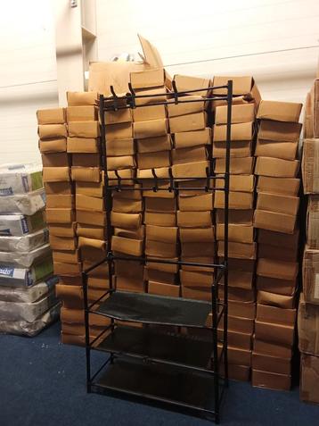 Partij Staande Kapstokken - schoenrek (120 stuks) - Nieuw! beschikbaar voor biedingen