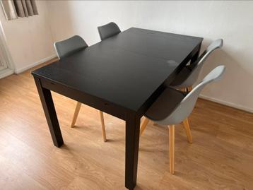 Eettafel en 4 eetstoelen (ook los te kopen)