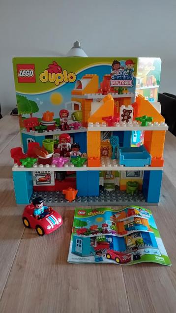 Lego  duplo   10835 Family house   10811 Backhoe loader beschikbaar voor biedingen