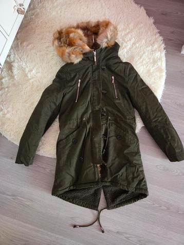Mooie warme winterjas maat 38 beschikbaar voor biedingen
