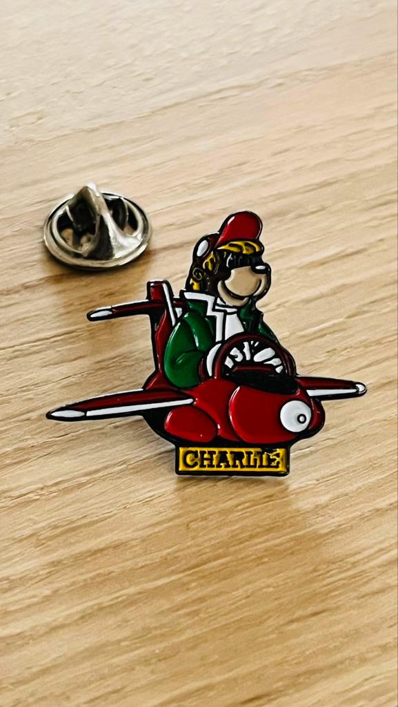 Charlie pin Vliegtuig, Verzamelen, Speldjes, Pins en Buttons, Zo goed als nieuw, Ophalen of Verzenden