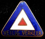Veilig Verkeer broche emaille driehoek, Verzenden, Zo goed als nieuw, Transport, Speldje of Pin