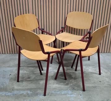 68 x Eromes Vintage schoolstoelen houten cafe stoelen retro beschikbaar voor biedingen
