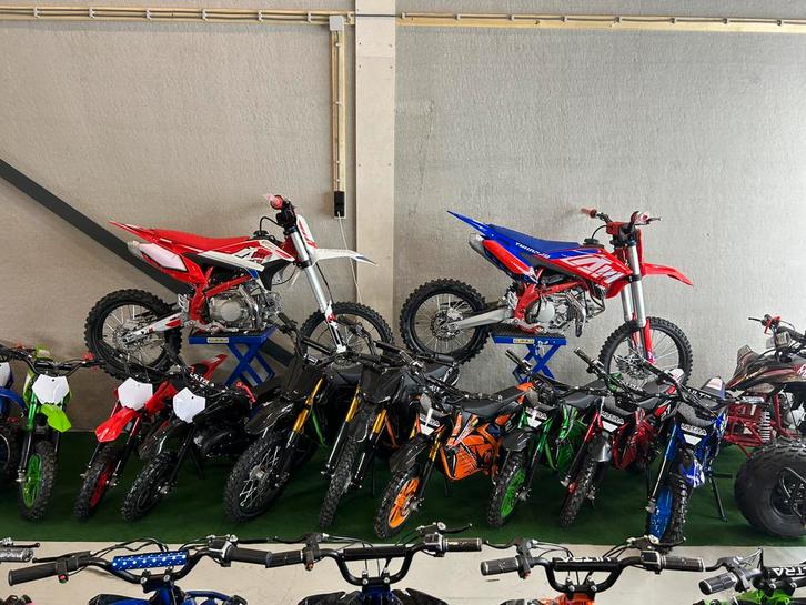 Nieuwe 49/110/125/150/300CC crossmotor met showroom, Motoren, Tuning en Styling, Ophalen