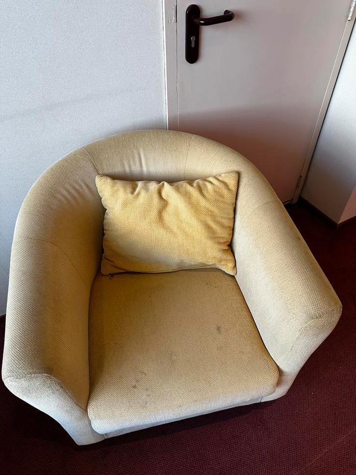 2 gele fauteuils / lounge stoelen, Huis en Inrichting, Fauteuils, Zo goed als nieuw, Stof, 50 tot 75 cm, Minder dan 75 cm, Ophalen
