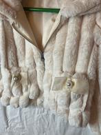 Schattig wit jasje met bont, Ophalen of Verzenden, Zo goed als nieuw, Meisje, Overige typen