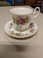 ROYAL ALBERT MOSS ROSE kop en Schotel, Antiek en Kunst, Ophalen of Verzenden
