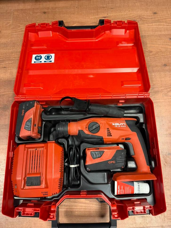 Hilti TE2-A22–Topstaat,2 ac + lader + koffer weinig gebruikt, Doe-het-zelf en Verbouw, Gereedschap | Boormachines, Zo goed als nieuw