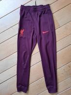 Nike broek aubergine paars Liverpool maat 128, Kinderen en Baby's, Kinderkleding | Maat 128, Broek, Ophalen of Verzenden, Zo goed als nieuw