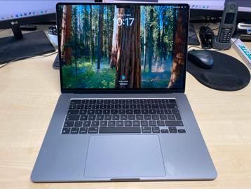 Macbook Air 15” Space Gray M2 8GB 256GB SSD 2023 beschikbaar voor biedingen