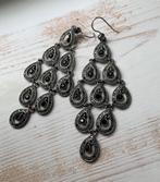 Monet oorhangers met kristal en gitjes zeer mooi, Sieraden, Tassen en Uiterlijk, Met kristal, Overige materialen, Hangers, Ophalen of Verzenden