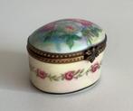 schattig klein Limoges pillendoosje met bloempjes, Ophalen of Verzenden