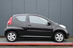 Peugeot 107 1.0-12V XS Urban Move automaat (bj 2008), Auto's, Peugeot, Stof, Gebruikt, Zwart, 4 stoelen
