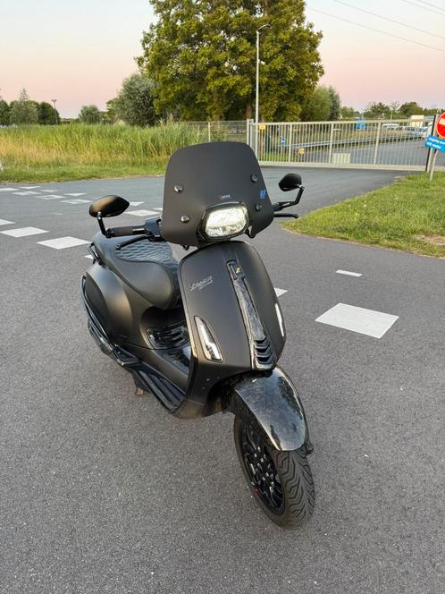Vespa sprint 2024 full option, Fietsen en Brommers, Scooters | Vespa, Zo goed als nieuw, Overige modellen, Benzine, Ophalen