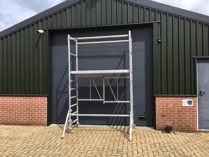 Rolsteiger / kamersteiger Custers, Doe-het-zelf en Verbouw, Steigers, Gebruikt, Rolsteiger of Kamersteiger, 2 tot 5 meter, Ophalen