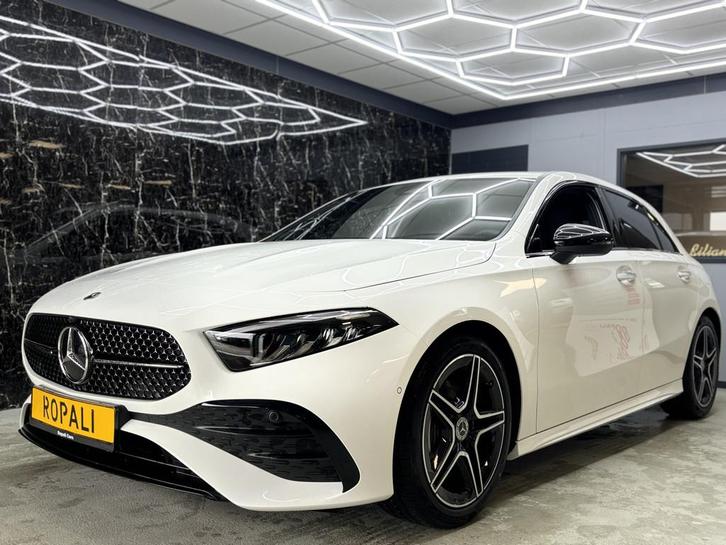 Mercedes-Benz A-Klasse 180 AMG Line Ambilight (bj 2024), Auto's, Mercedes-Benz, Bedrijf, Te koop, A-Klasse, ABS, Achteruitrijcamera