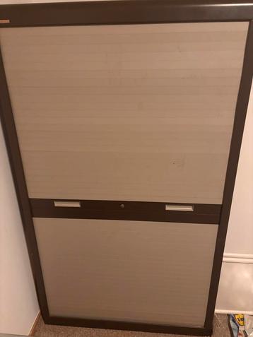 Archiefkast beschikbaar voor biedingen