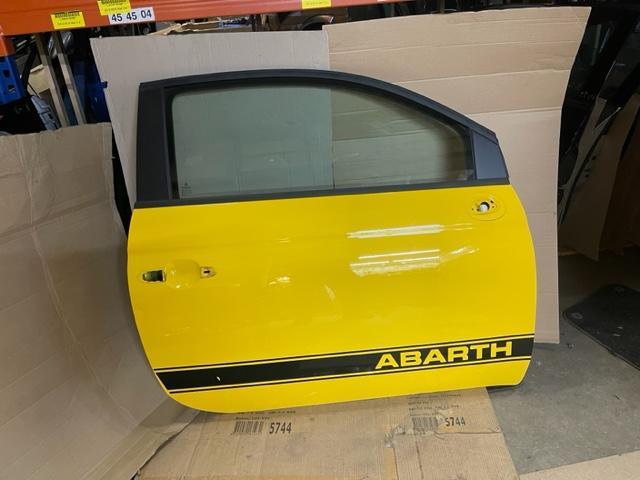 PORTIER RECHTS Geel Abarth 500 / 595 / 695 (01-2008/-), Auto-onderdelen, Carrosserie en Plaatwerk, Deur, Overige automerken, Rechts