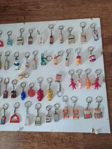 Sleutelhangers 100 stuks 60 jaar oud, in 1 koop aangeboden. beschikbaar voor biedingen