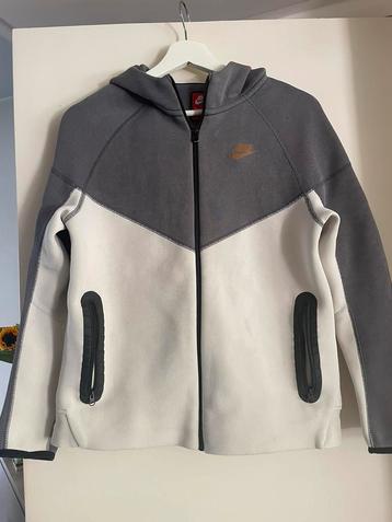 Nike jack / vest met rits maat 170 beschikbaar voor biedingen