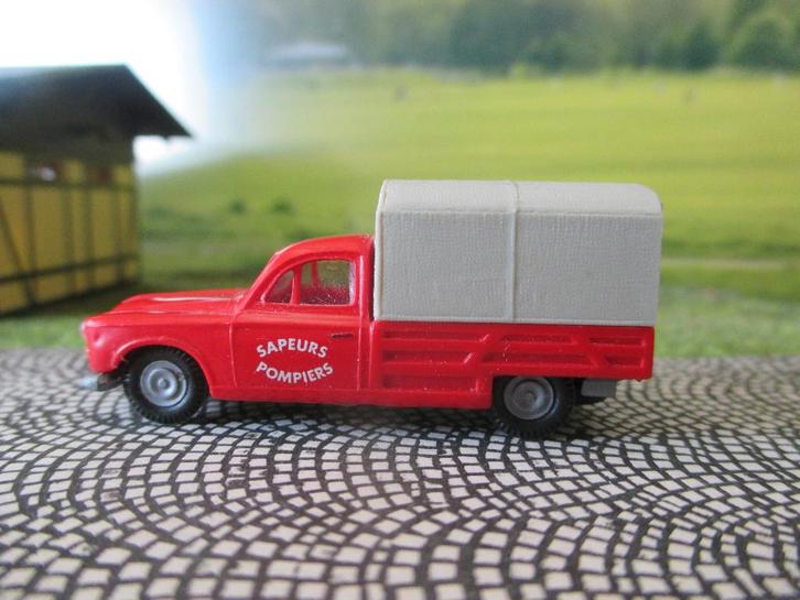 Peugeot 403 Pick-Up met huif, Hobby en Vrije tijd, Modelauto's | 1:87, Zo goed als nieuw, Bus of Vrachtwagen, Overige merken, Ophalen of Verzenden