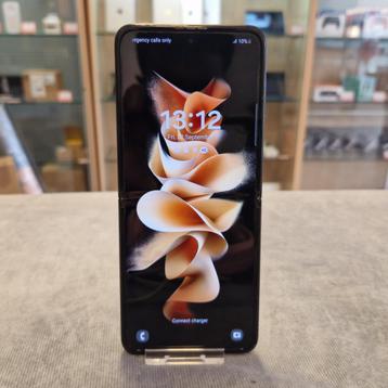 Samsung Galaxy Z Flip3 5G 128GB Android 14 - In Goede Staat beschikbaar voor biedingen