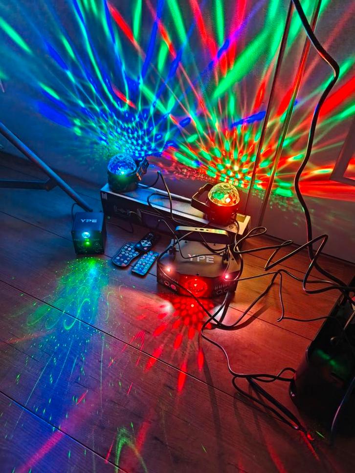 Complete set feestverlichting, Muziek en Instrumenten, Licht en Laser, Gebruikt, Licht, Geluidgestuurd, Kleur, Stroboscoopeffect