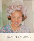 Beatrix, van baby tot bruid (1966), Verzamelen, Koninklijk Huis en Royalty, Nederland, Tijdschrift of Boek, Gebruikt, Verzenden
