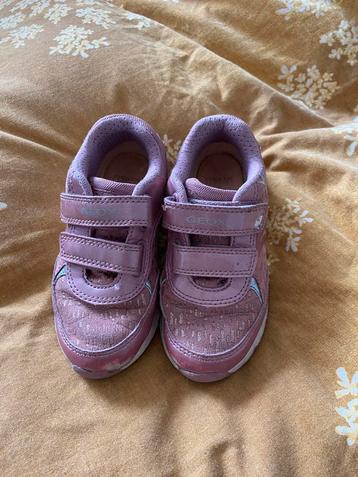 GEOX schoenen met lichtjes maat 27 roze beschikbaar voor biedingen