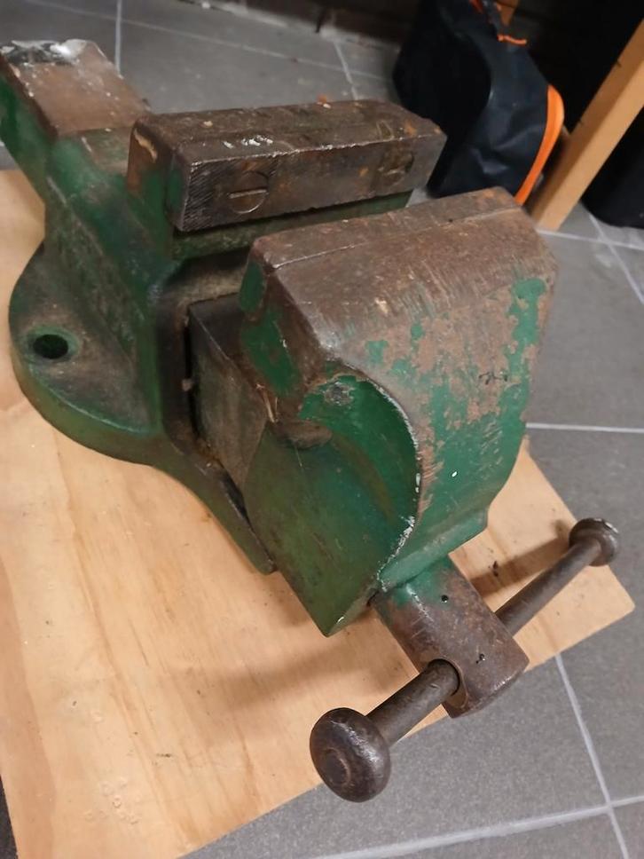 Bankschroef zware kwaliteit Hemklem, Doe-het-zelf en Verbouw, Werkbanken, Gebruikt, Minder dan 70 cm, Bankschroef, Ophalen