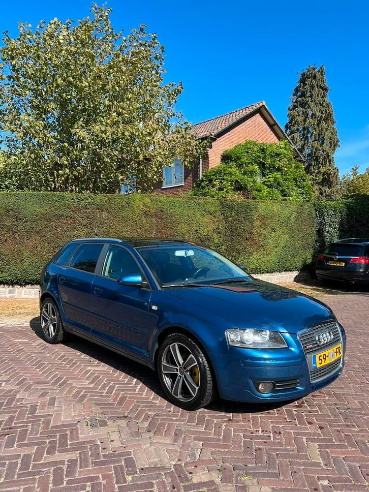Audi A3 2.0 Sportback 150PK 2005 Blauw | Pano dak | handbak, Auto's, Audi, Particulier, A3, Benzine, C, Hatchback, Handgeschakeld