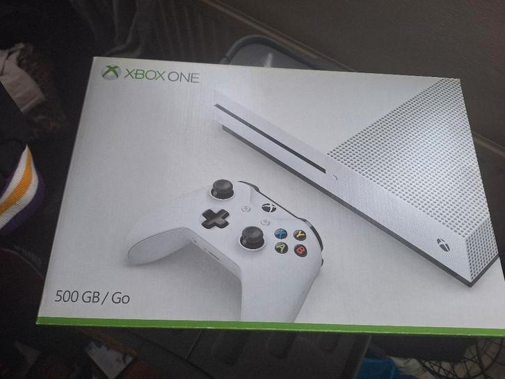 Xbox one S met doos, Spelcomputers en Games, Spelcomputers | Xbox One, Zo goed als nieuw, 1 TB, Met 2 controllers, Ophalen of Verzenden